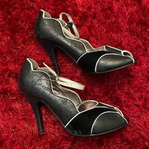 TUK heels